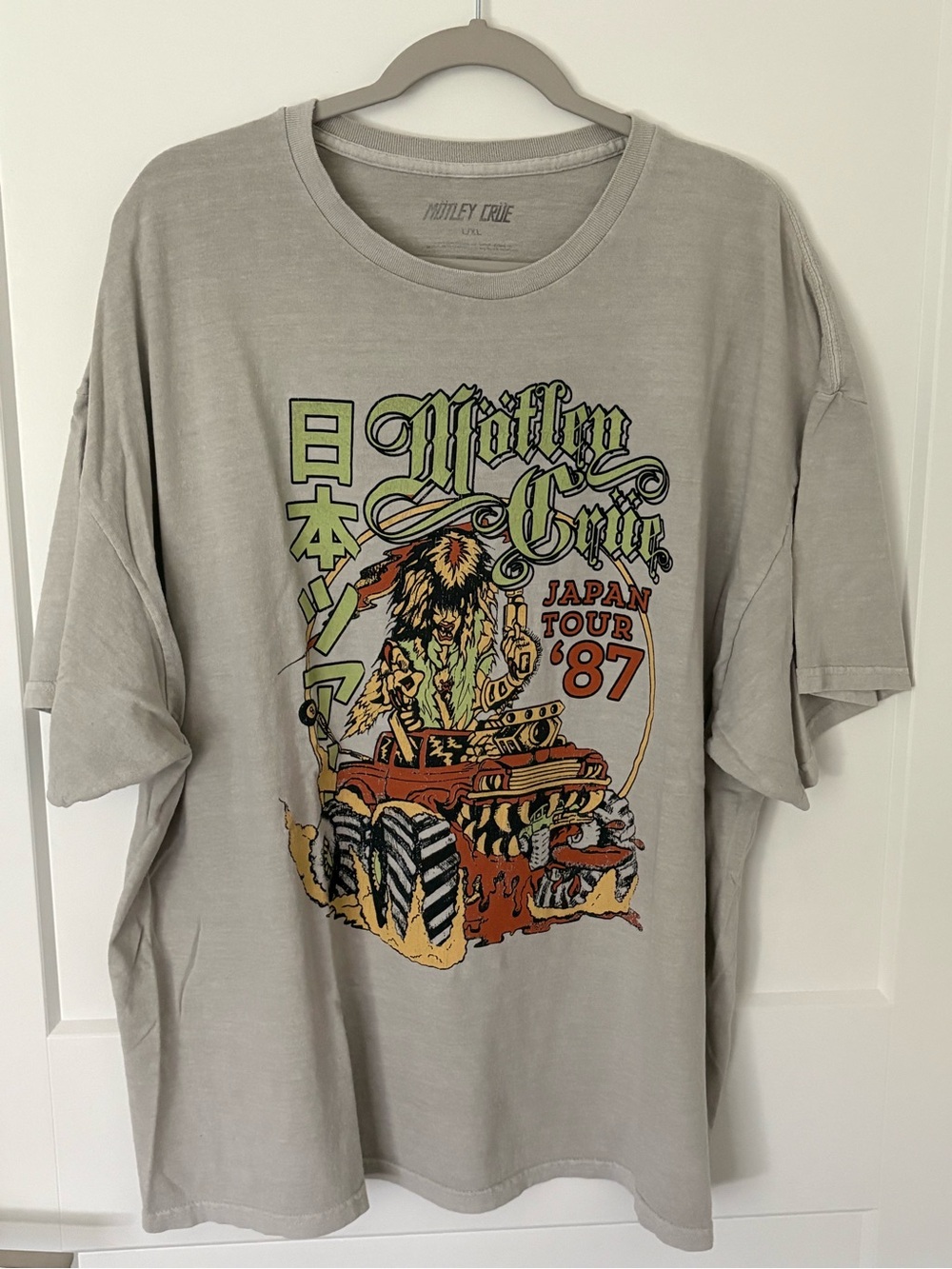 Motley Crue Japan Tour '87 Graphic Tee - Light Gray